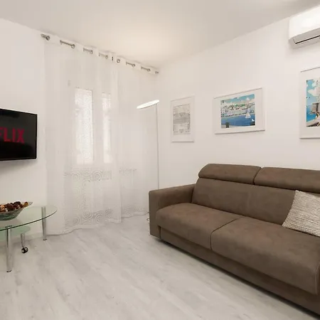 Borgo Teresiano Center Comfort * Triest